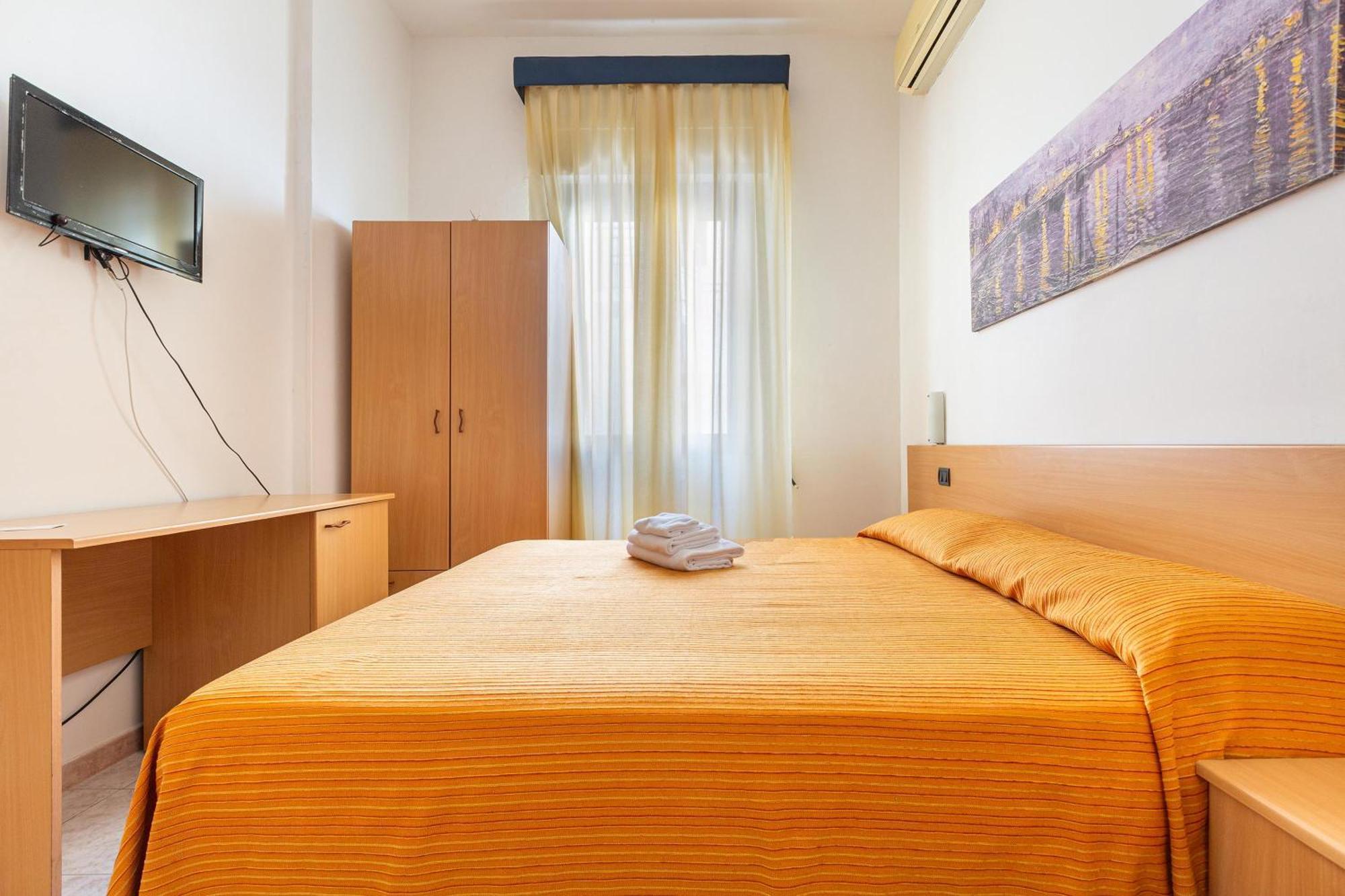 Hotel Il Riccio Порто Чезарео Екстериор снимка