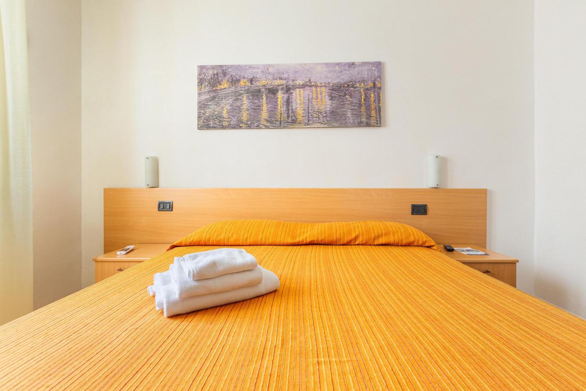 Hotel Il Riccio Порто Чезарео Екстериор снимка