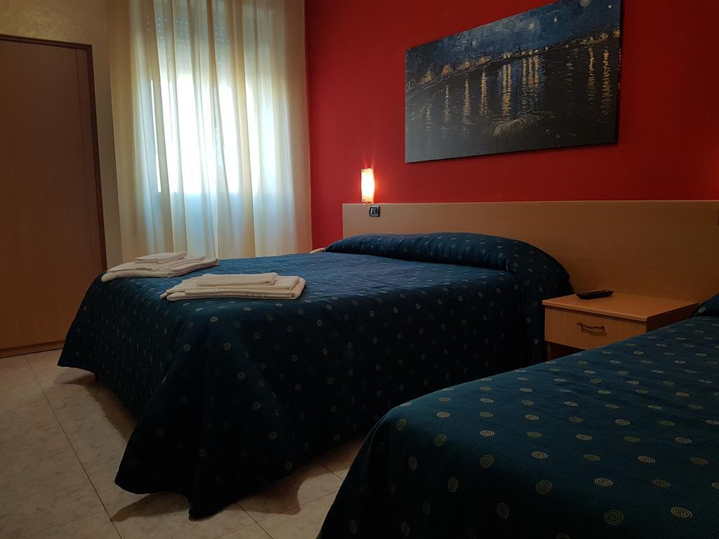 Hotel Il Riccio Порто Чезарео Екстериор снимка