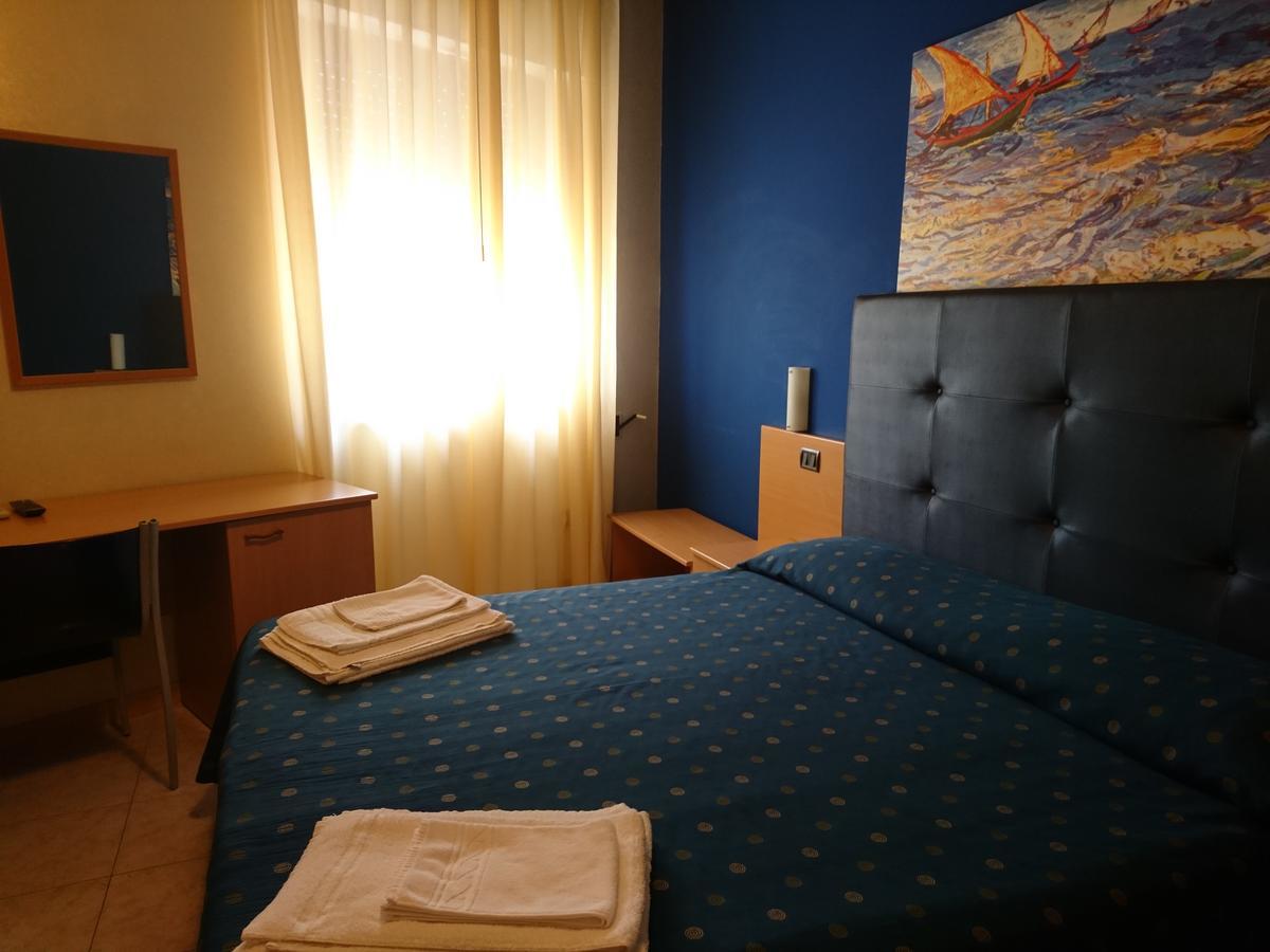 Hotel Il Riccio Порто Чезарео Екстериор снимка
