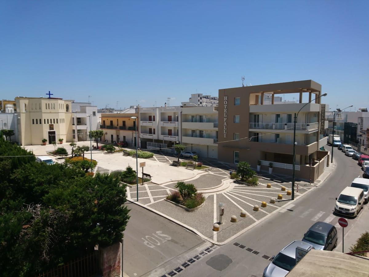 Hotel Il Riccio Порто Чезарео Екстериор снимка