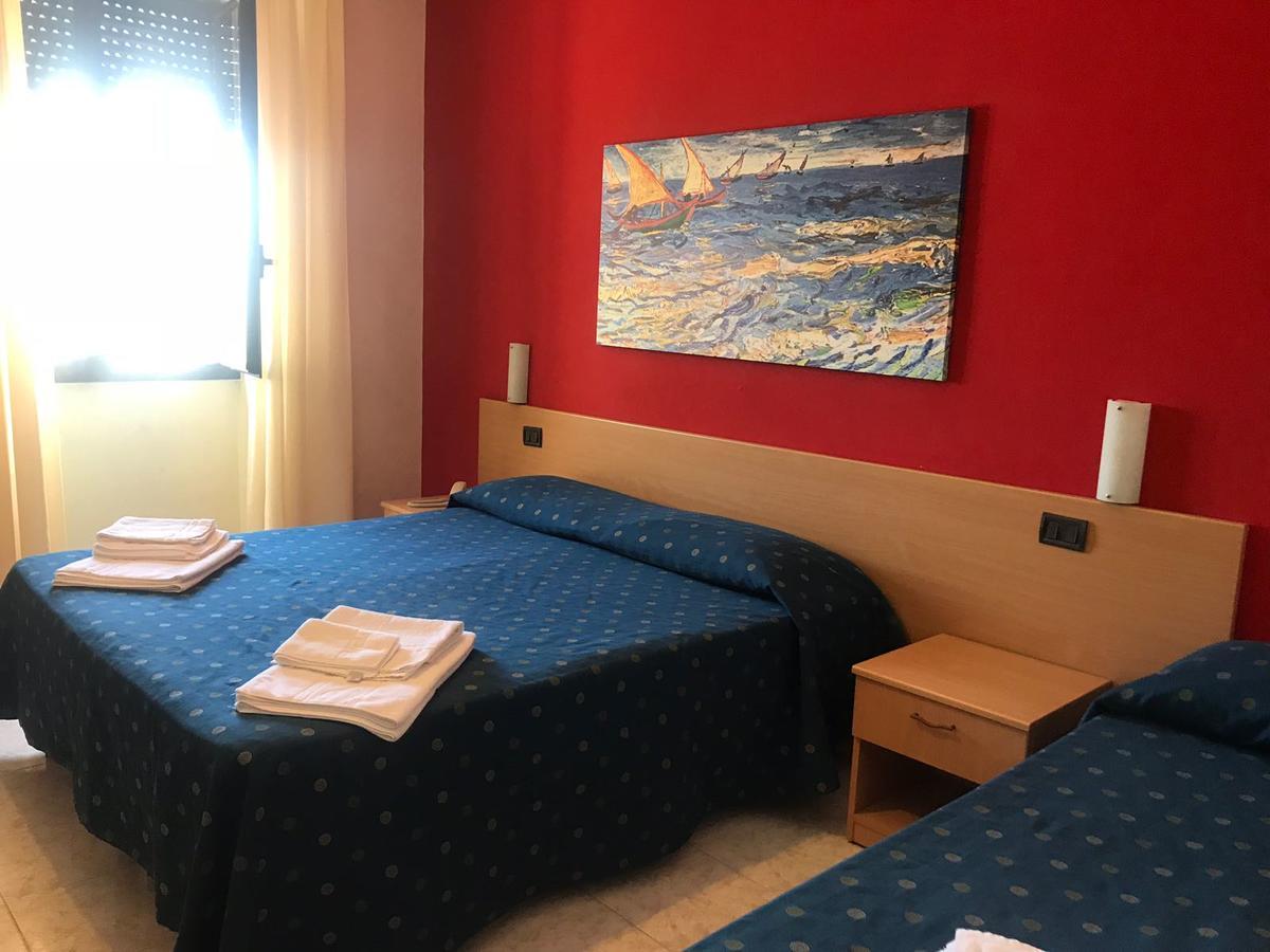 Hotel Il Riccio Порто Чезарео Екстериор снимка