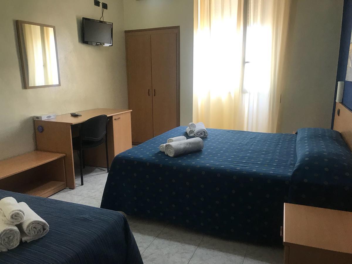 Hotel Il Riccio Порто Чезарео Екстериор снимка