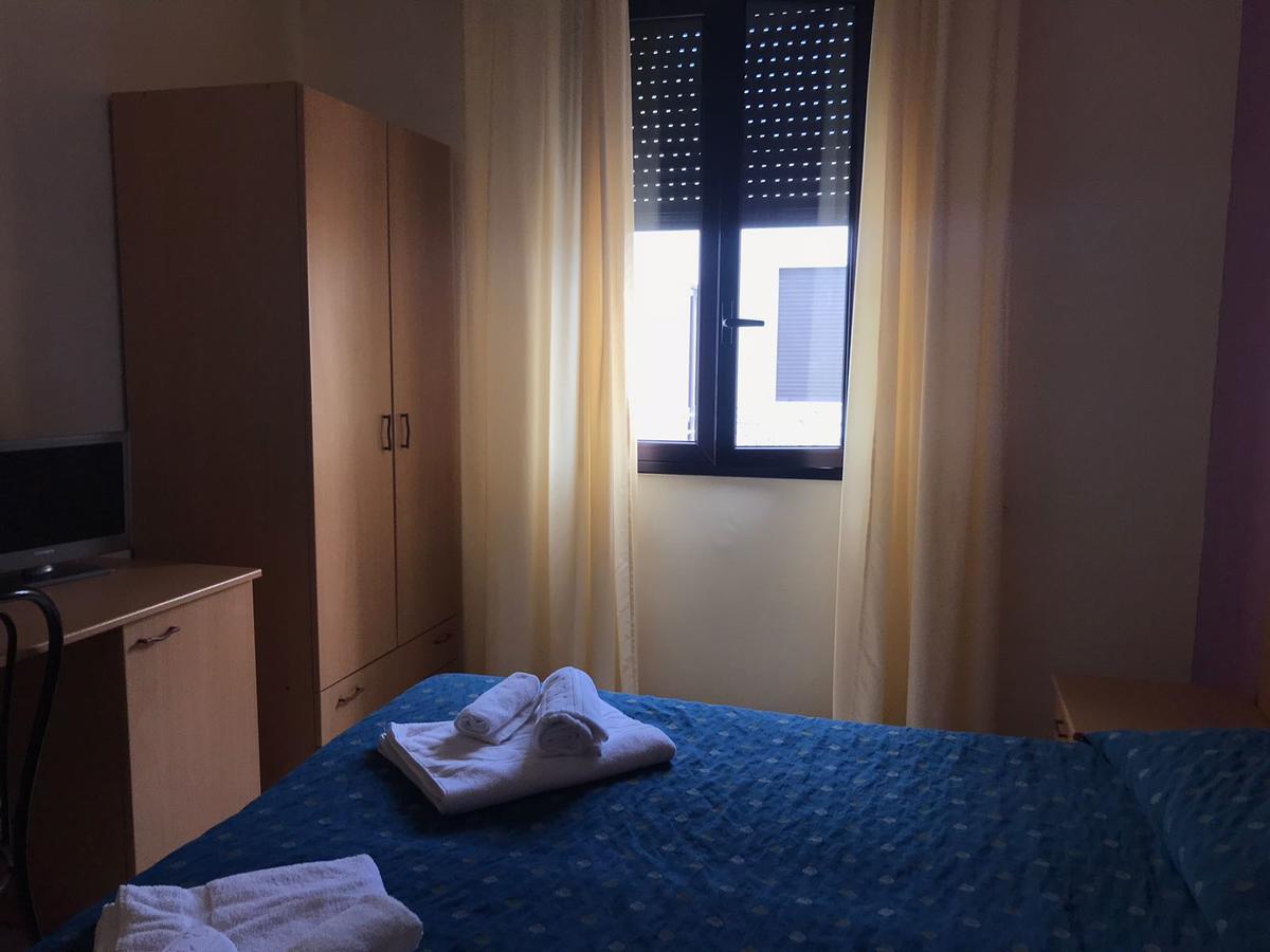Hotel Il Riccio Порто Чезарео Екстериор снимка