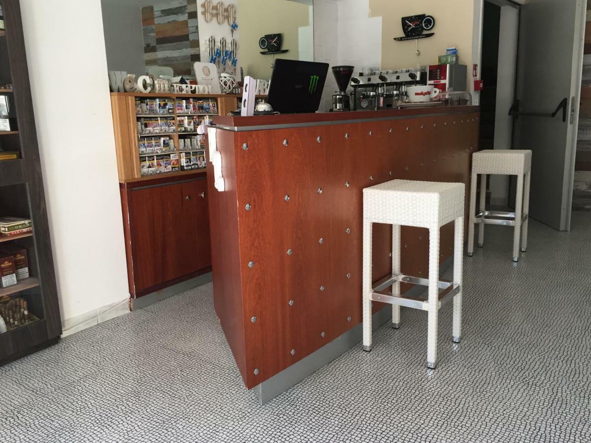 Hotel Il Riccio Порто Чезарео Екстериор снимка
